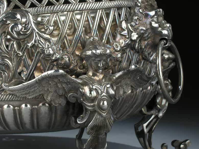 Detailabbildung: Silberschale, als Geschenk für seine Majestät den Prinzen von Wales im März 1881