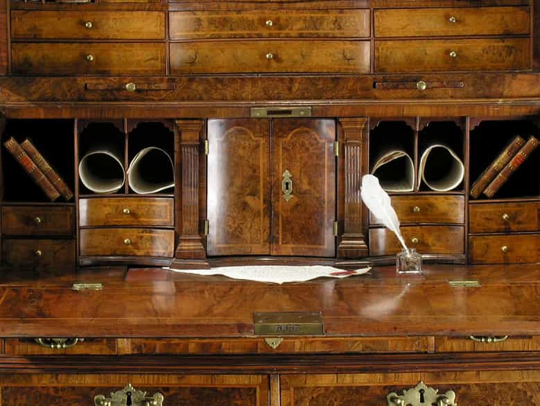 Detailabbildung: Dresdener Aufsatzvitrine