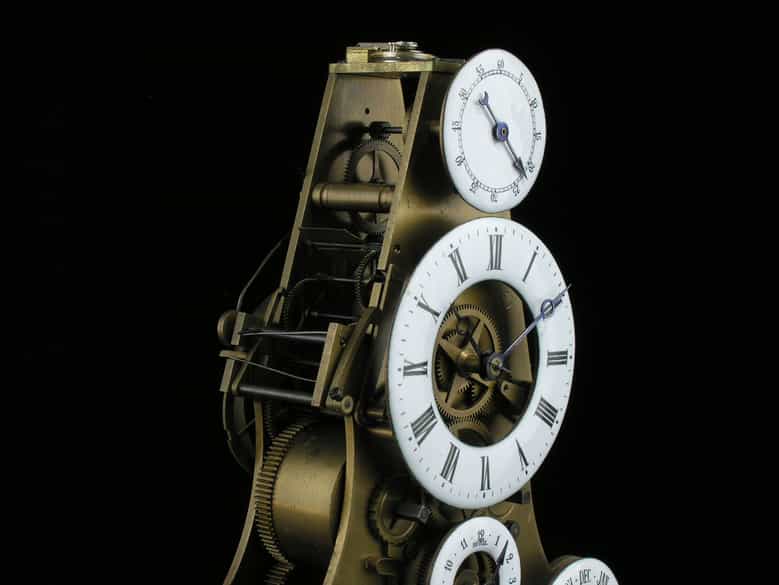 Detailabbildung: Skelettierte Kaminuhr