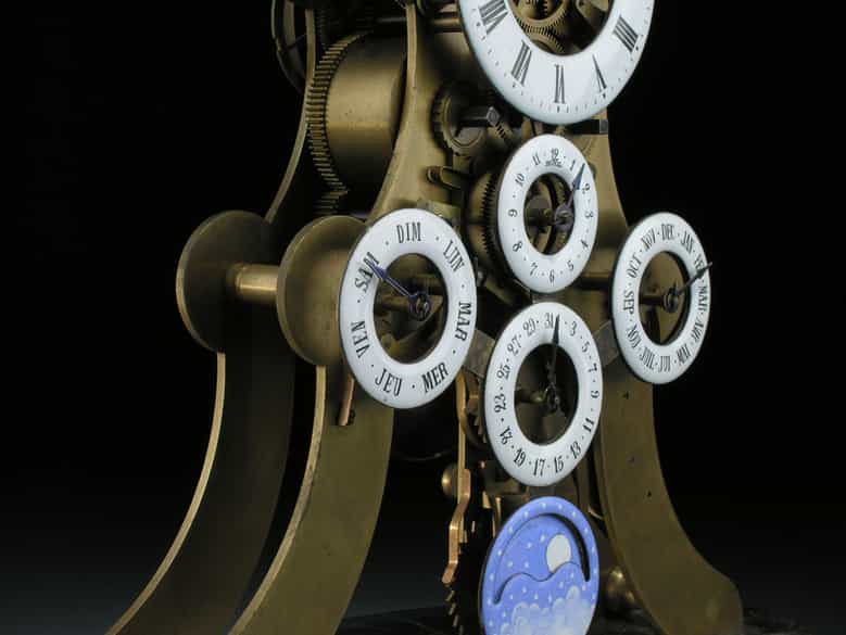 Detailabbildung: Skelettierte Kaminuhr