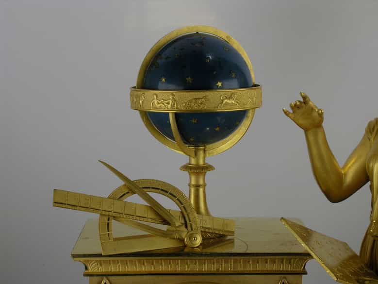 Detailabbildung: Feuervergoldete französische Kaminuhr von Michelez, Paris