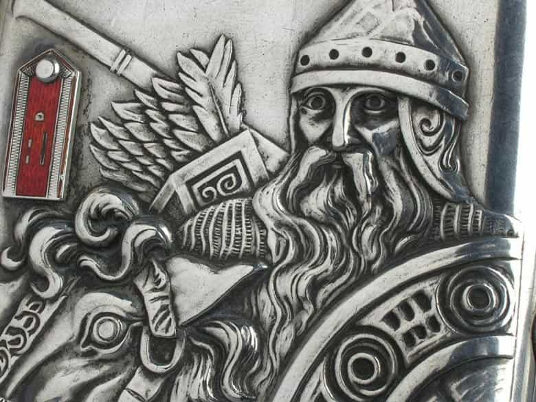 Detailabbildung: Russische Zigarettendose