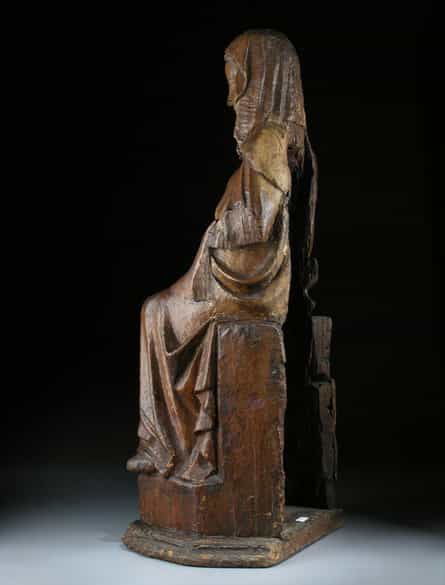 Detailabbildung: Schnitzfigur einer frühgotischen Madonna