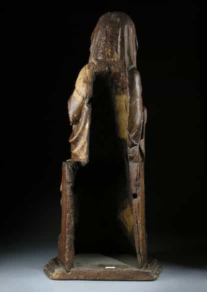 Detailabbildung: Schnitzfigur einer frühgotischen Madonna