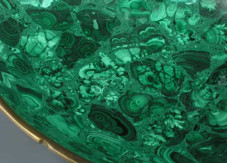 Detailabbildung: Paar ovale Bronzeschalen mit Malachitauflage