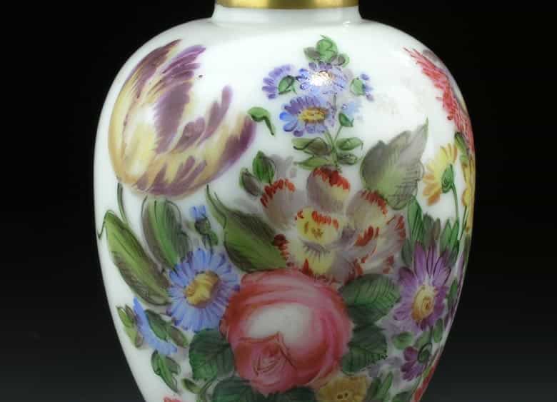 Detailabbildung: Hohe Vase in Milchglas