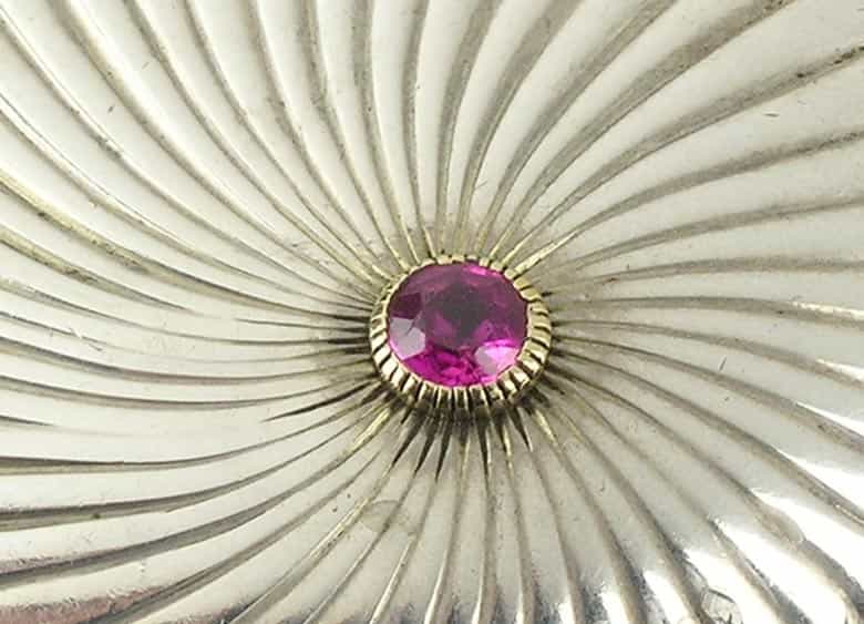 Detailabbildung: Kleine Silberdose