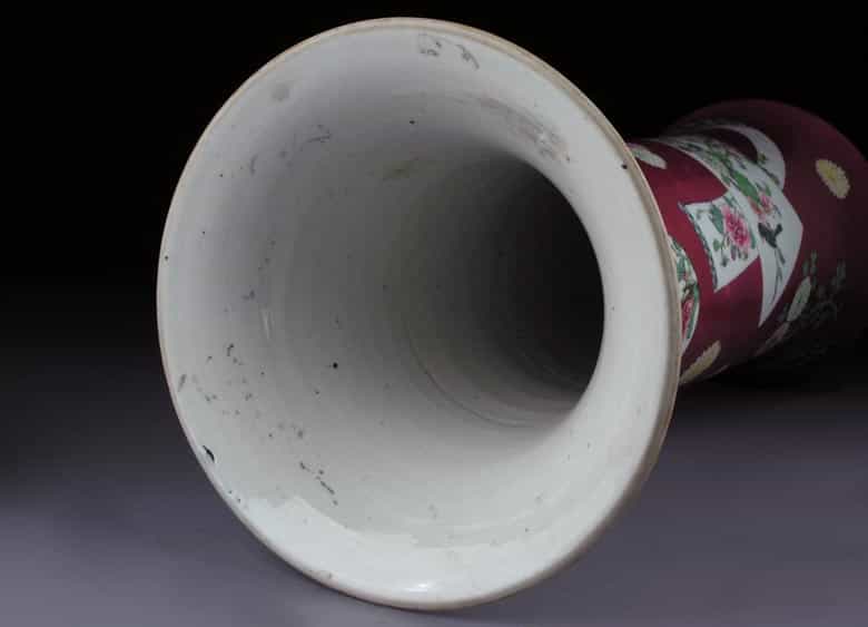 Detailabbildung: Herrschaftliche Famille-rose Stangenvase