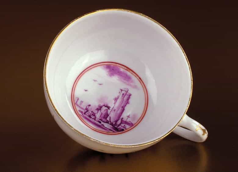 Detailabbildung: Meissener Porzellantasse mit Untertasse