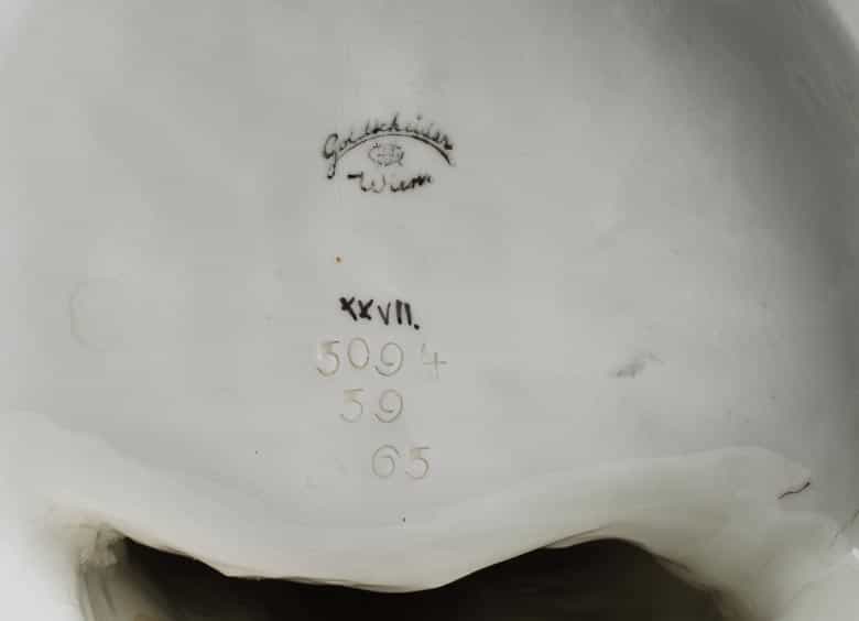 Detailabbildung: Goldscheider-Keramikskulptur