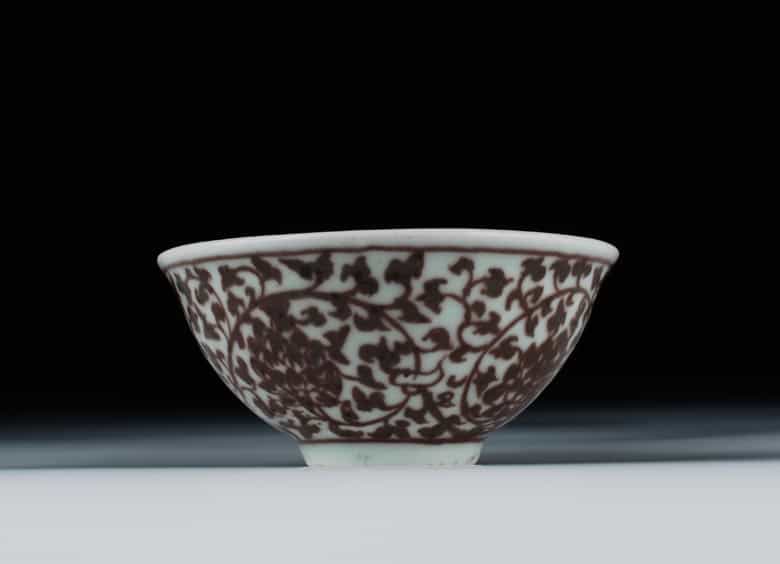 Detailabbildung: Seltene chinesische Unterglasur-rote Ming-Schale der Hong-Wu-Periode China 1368 - 1398