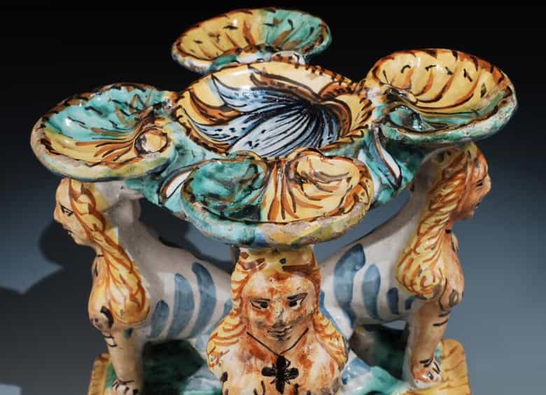 Detailabbildung: Italienischer Majolika-Tafelaufsatz