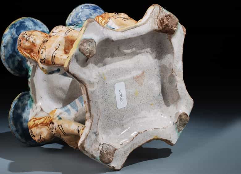 Detailabbildung: Italienischer Majolika-Tafelaufsatz