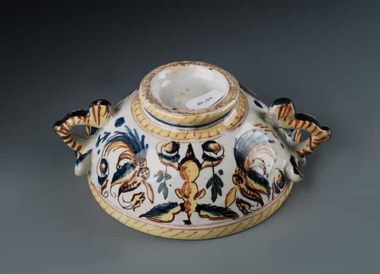 Detailabbildung: Majolika-Schale