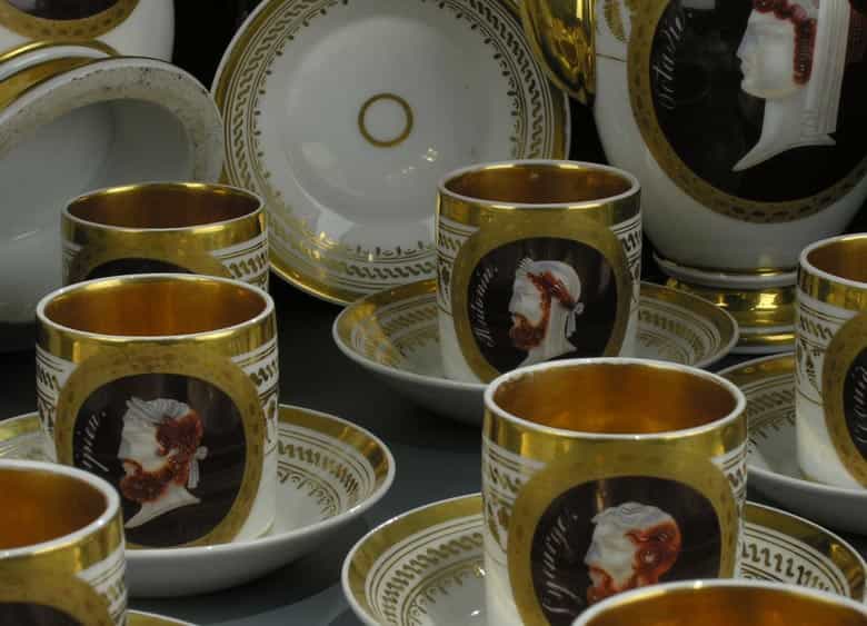 Detailabbildung: Französisches Porzellanservice des Empire, mit römischen Caesaren- und Feldherrenportraits