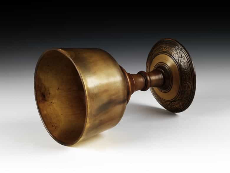 Detailabbildung: Pokal aus Rhinozeros-Horn