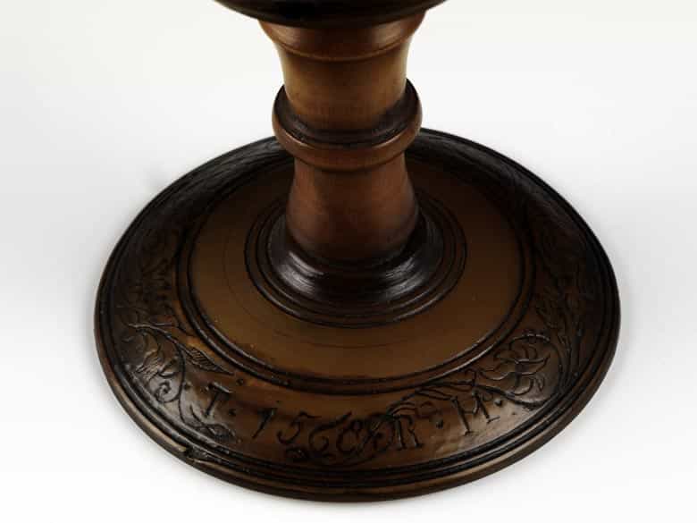 Detailabbildung: Pokal aus Rhinozeros-Horn