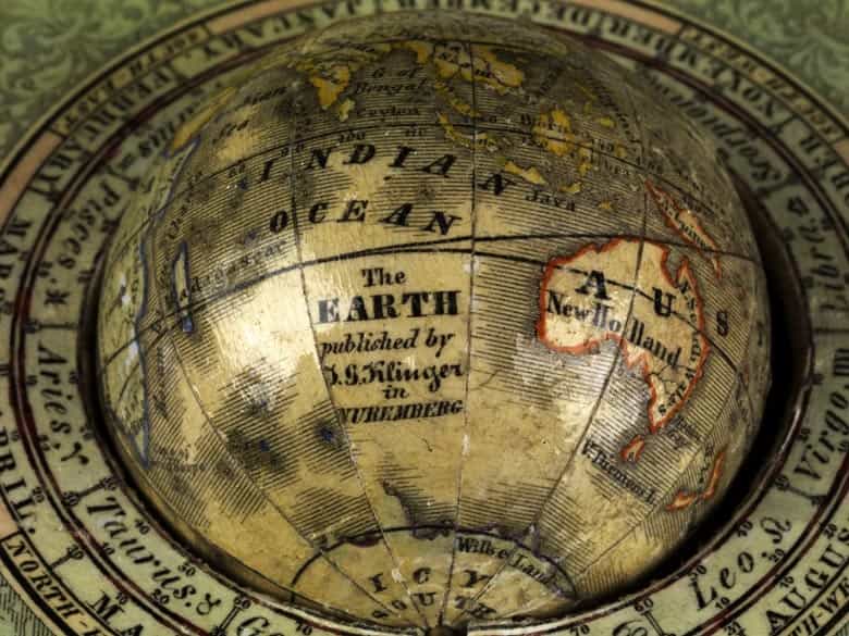 Detailabbildung: Taschenglobus in Holzkästchen