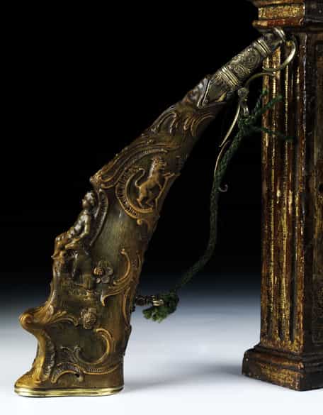 Detailabbildung: Barockes Pulverhorn in Steinbockhorn