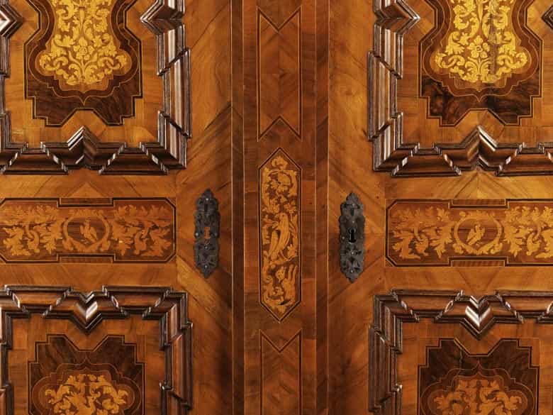 Detailabbildung: Barock-Schrank