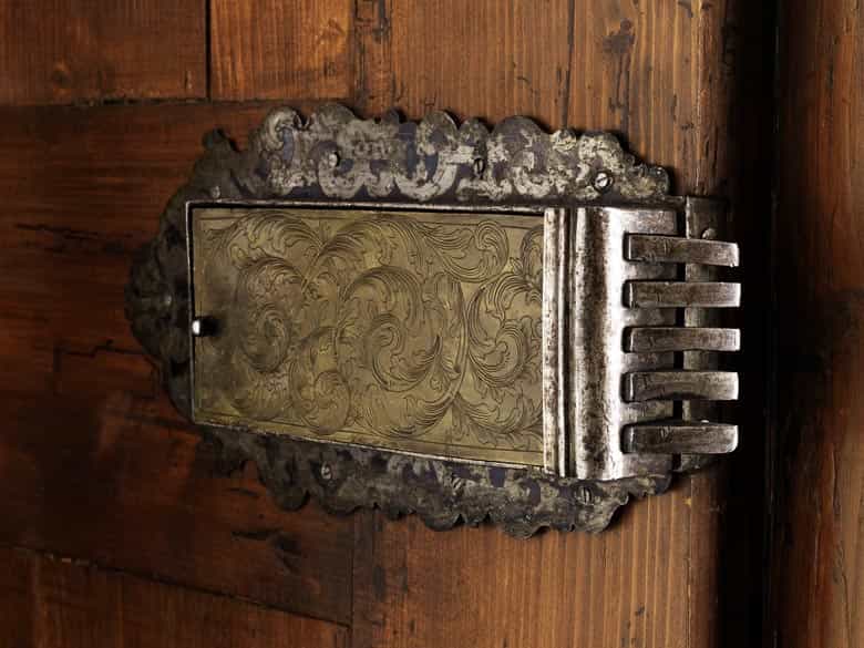 Detailabbildung: Barock-Schrank