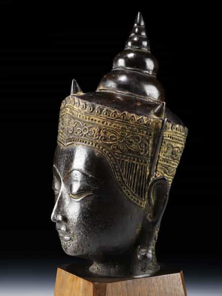 Detailabbildung: Buddha-Kopf in Bronze