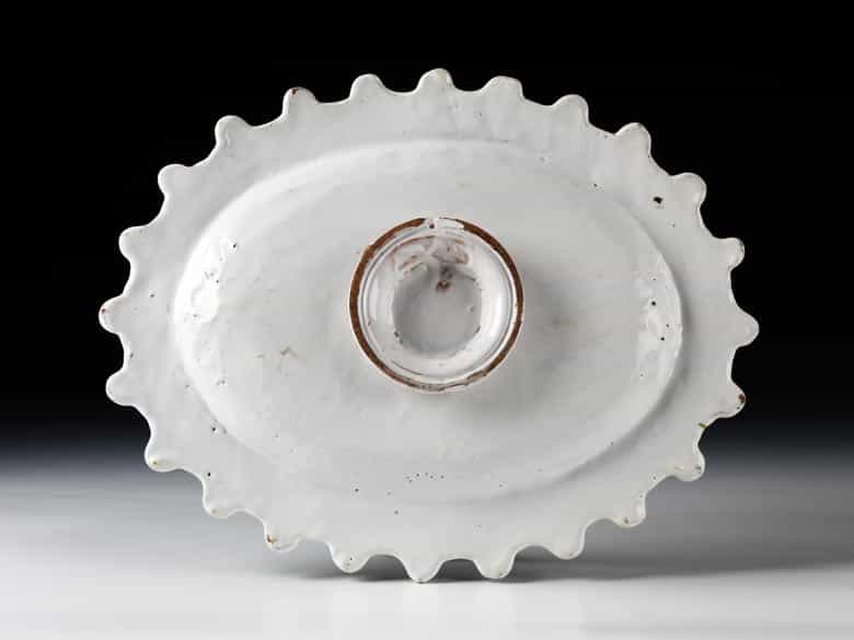 Detailabbildung: Ovale Majolika-Schale