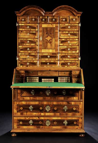 Detailabbildung: Barocker Aufsatzschreibschrank