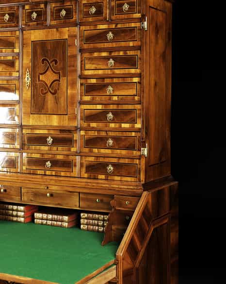 Detailabbildung: Barocker Aufsatzschreibschrank