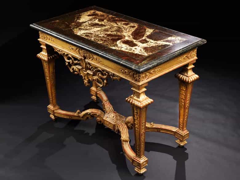 Detailabbildung: Reich geschnitzter und vergoldeter Wandkonsoltisch mit Marmorplatte