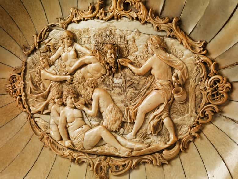 Detailabbildung: Große Elfenbein-Prunkschale