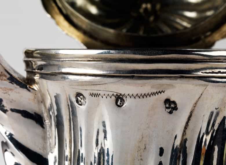 Detailabbildung: Silberkanne