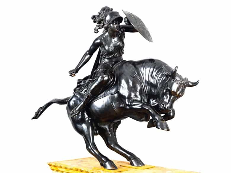 Detailabbildung: Große, bedeutende Bronze-Figurengruppe einer Amazone, auf einem Stier reitend
