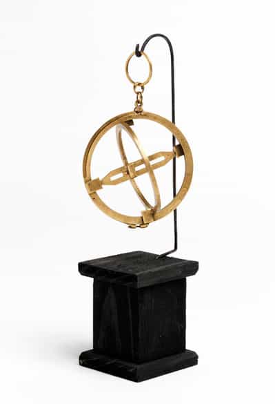 Detailabbildung: Ring-Sonnenuhr in Messing