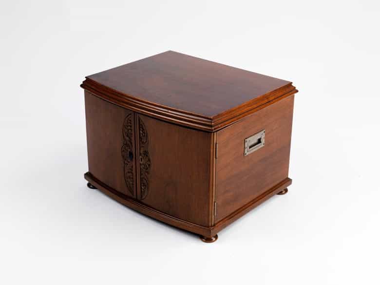 Detailabbildung: Eleganter Silber-Besteckkasten mit 12-teiligem Silberbesteck