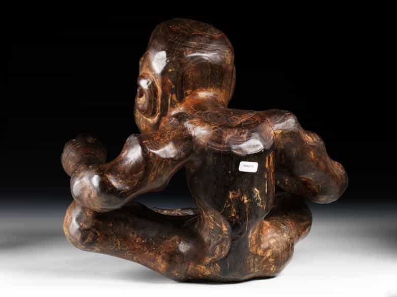 Detailabbildung: Geschnitzte Holzfigur