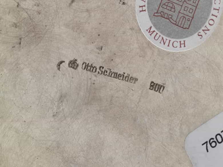 Detailabbildung: Silberner Sektkühler