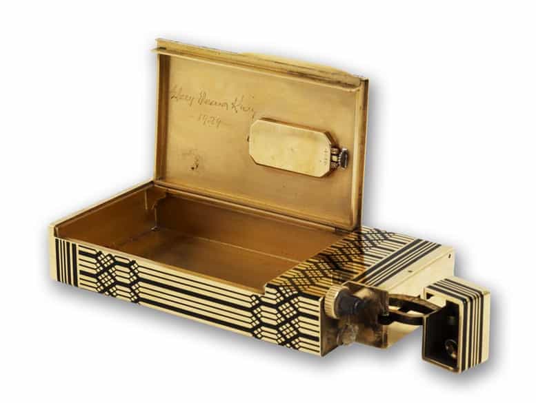 Detailabbildung: Zigarettenetui 18 kt Gold von Cartier mit einer Damenuhr und Dupont-Feuerzeug