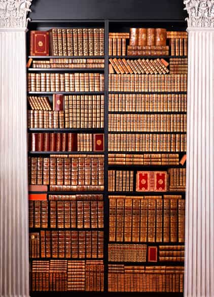 Detailabbildung: † Bibliothek No. 1 Eine große Bibliothek mit 1130 Büchern des 18. Jahrhunderts, Louis XIV und Louis XV.