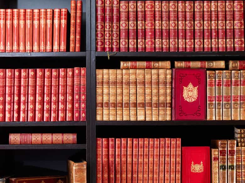 Detailabbildung: † Bibliothek No. 4 Zweite Hälfte des 19. Jahrhunderts sowie einige Bände des ausgehenden 18. und des beginnenden 20. Jahrhunderts