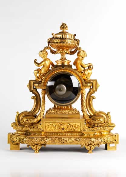 Detailabbildung: Große Pendule in feuervergoldeter Bronze