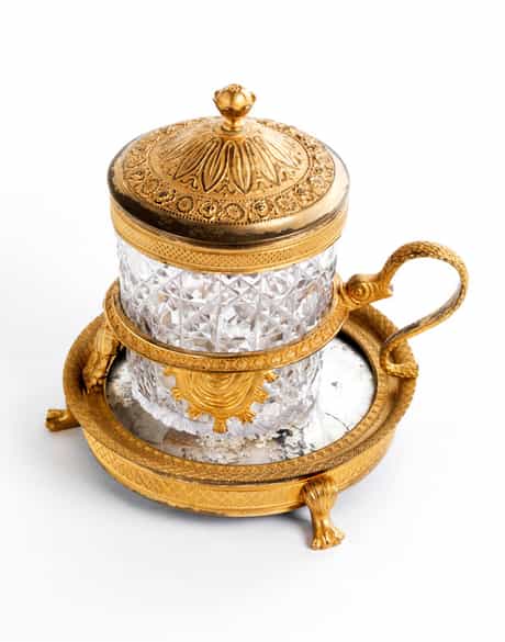 Detailabbildung: Glasbecher in Standgefäß