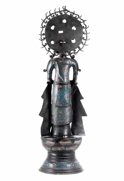 Detailabbildung: Aufrecht stehende Bronzefigur eines Bodhisattva