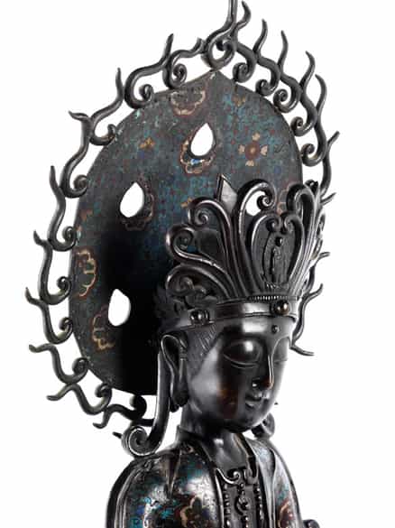 Detailabbildung: Aufrecht stehende Bronzefigur eines Bodhisattva