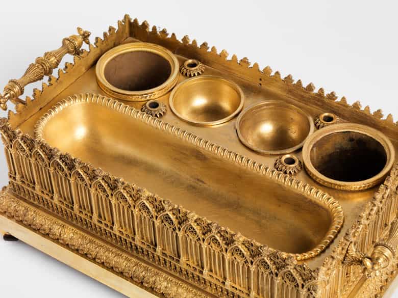 Detailabbildung: † Schreibtischgarnitur