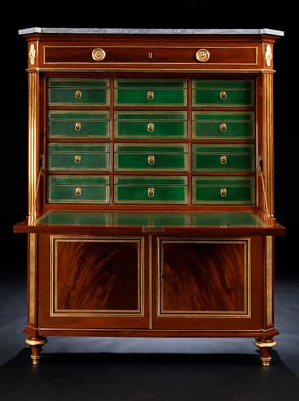 Detailabbildung: Bedeutender Sekretär von Adam Weisweiler