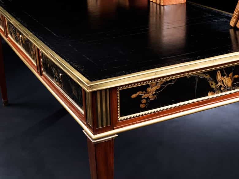 Detailabbildung: Bureau Plat mit eingelegten Lacktafeln