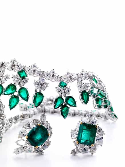 Detailabbildung: † Collier und Ohrringe