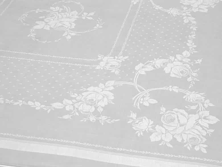 Detailabbildung: Große Tafelgarnitur mit Rosen und 24 Mundtüchern