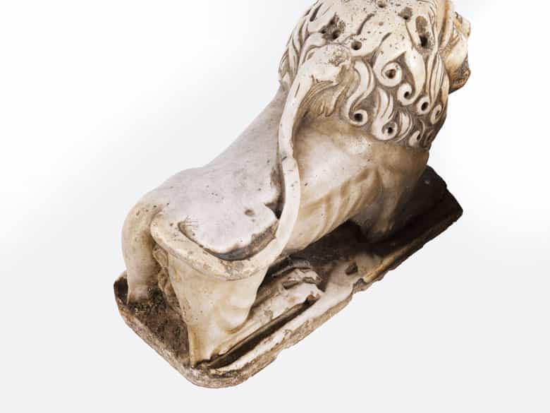 Detailabbildung: Paar seltene italienische romanische Marmor-Portallöwen